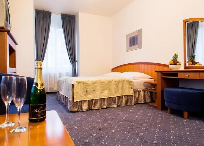 Melantrich Old Town מלון 3*